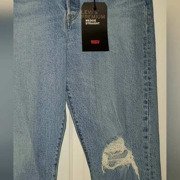 Levi's WEDGIE STRAIGHT FIT WOMEN'S JEANS SIZE 31×26 - Picture 2 of 6